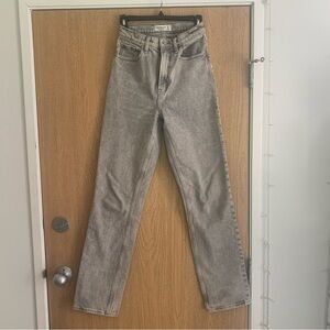 Abercrombie the 90s straight ultra high rise 25L